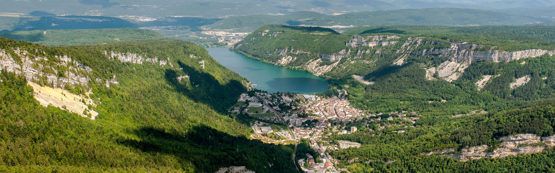 Living in the Plastics Vallée Plastics Vallée (HBA) EN